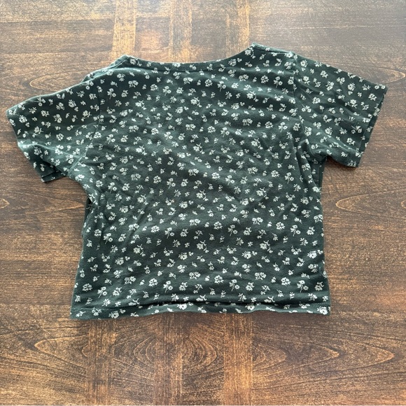 Brandy Melville Shirt Women size Small S OSFM Green Floral Top - Picture 2 of 6